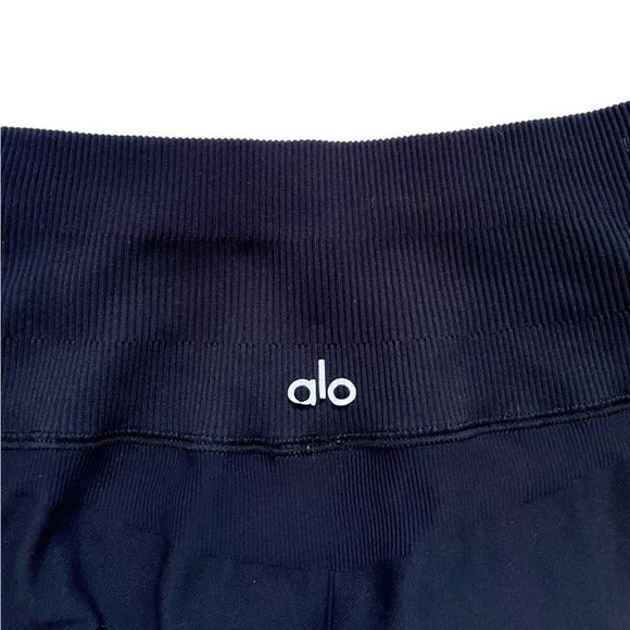 Alo Yoga Seamless High-Waist 7/8 Open Air Leggings - Picture 6 of 7